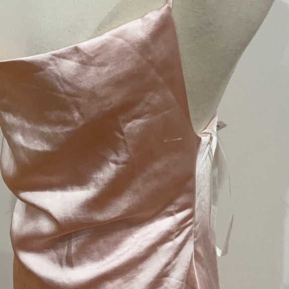 Superdown Billie Drape Midi Dress in Blush Size: M - Picture 7 of 8